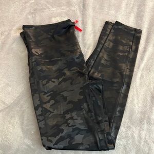 High waisted SPANX black cano leggings